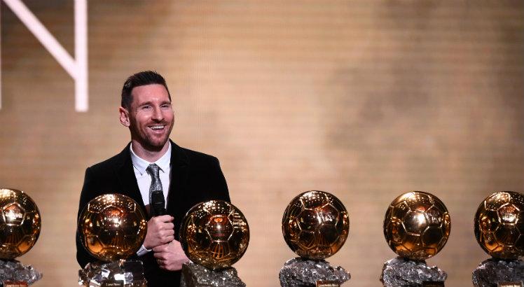 Messi foi o &uacute;ltimo vencedor da Bola de Ouro, em 2019; ele j&aacute; acumula 6 trof&eacute;us
