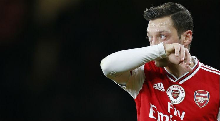 Jogador não atua há quase um ano e está afastado do elenco do Arsenal. Foto: AFP