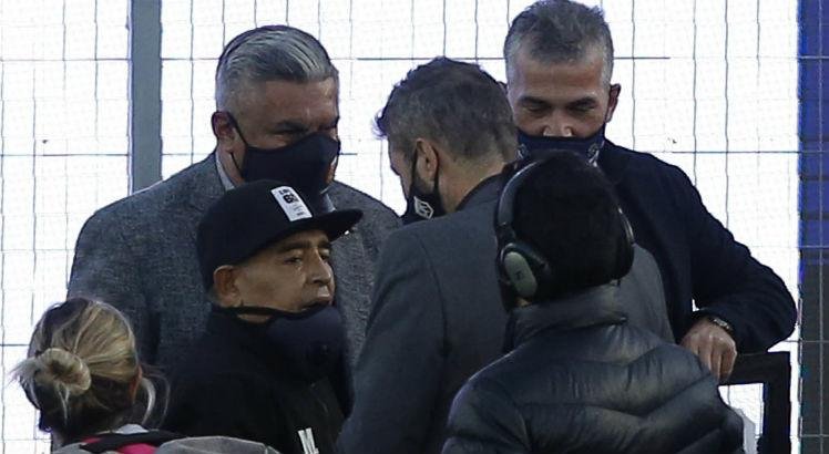 Diego Maradona é internado em clínica em La Plata