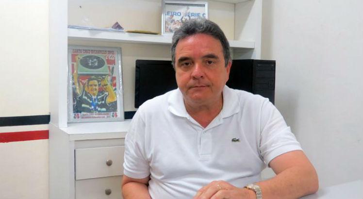 Santa: Justiça suspende reunião do Deliberativo que analisaria  inelegibilidade de Antônio Luiz Neto - Folha PE