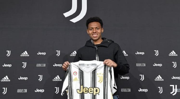 Marley Aké acertou com a Juventus. Foto: Reprodução/Twitter Juventus
