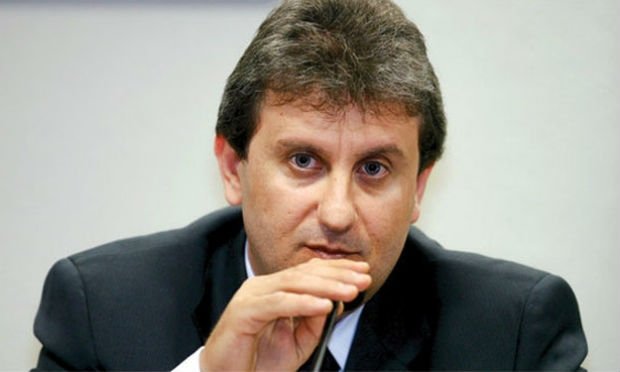 Yousseff se mantém estável, mas sem previsão de alta hospitalar