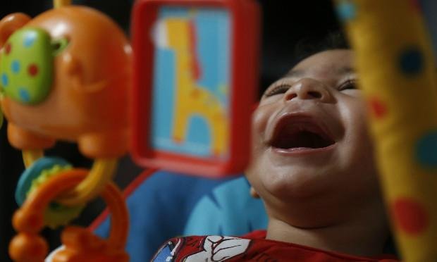 Bebês com microcefalia ganham festa de Dia das Crianças