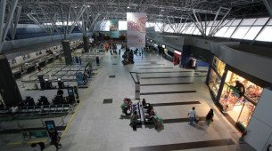 Encarecimento das passagens aéreas tem sido debatido no país