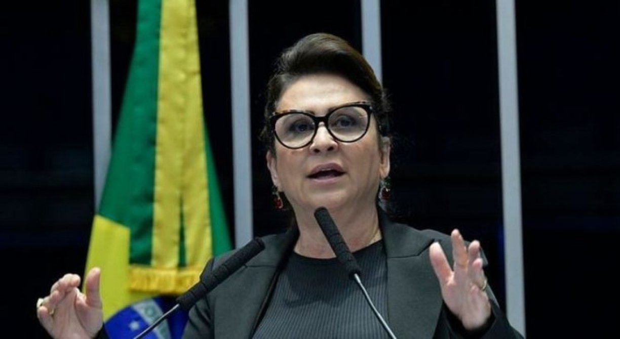 Kátia Abreu defende projeto que permite alistamento militar de mulheres —  Senado Notícias