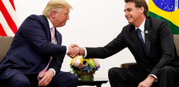 Pgr se posiciona contra devolução de passaporte para bolsonaro ir à posse de trump