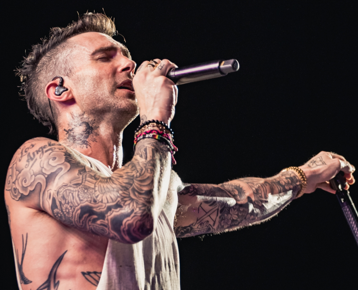 Com um setlist repleto de hits, Maroon 5 encanta público em primeiro show no Recife