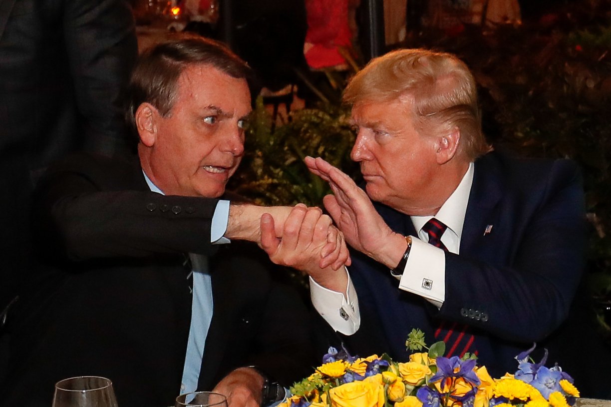 &quot;Quando os justos governam, o povo se alegra. Mas quando os perversos est&atilde;o no poder, o povo geme &ndash; Prov&eacute;rbios 29:2&quot;, escreveu Bolsonaro em sua conta na rede social X, em alus&atilde;o &agrave; gest&atilde;o atual