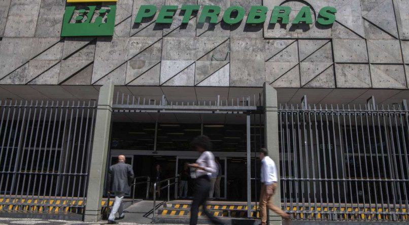 A Petrobras indagou o governo federal sobre a exist&ecirc;ncia ou n&atilde;o de estudos sobre poss&iacute;vel venda de a&ccedil;&otilde;es da companhia 