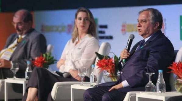 Exame descarta coronavírus em fórum nacional de educação, em Brasilia