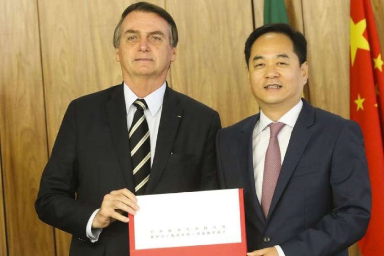 Embaixador chinês no Brasil relata ameaça e apaga publicação