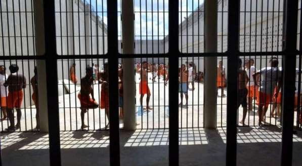 Atualmente, um detento pode conseguir migrar para o regime semiaberto depois de cumprir 40% da sua sentença