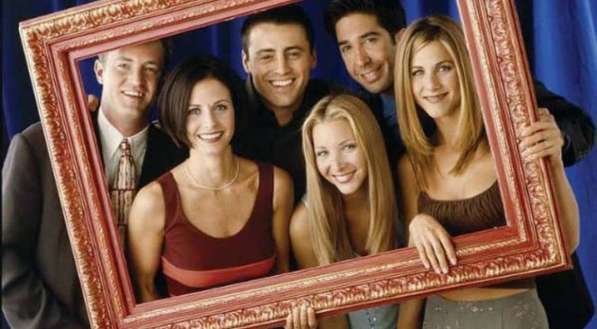 At&eacute; 2020, Friends foi transmitido na Netflix, mas a Warner desembolsou mais de US$ 400 milh&otilde;es para recuperar a atra&ccedil;&atilde;o e integr&aacute;-la como um dos diamantes da HBO Max, onde pode ser vista desde maio.