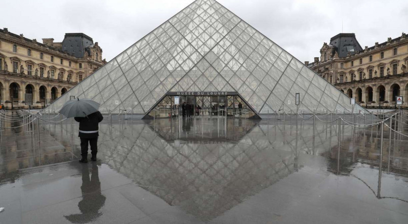 Museu do Louvre e Pal&aacute;cio de Versalhes s&atilde;o fechados neste s&aacute;bado (14) ap&oacute;s amea&ccedil;as de bomba na Fran&ccedil;a, entenda situa&ccedil;&atilde;o