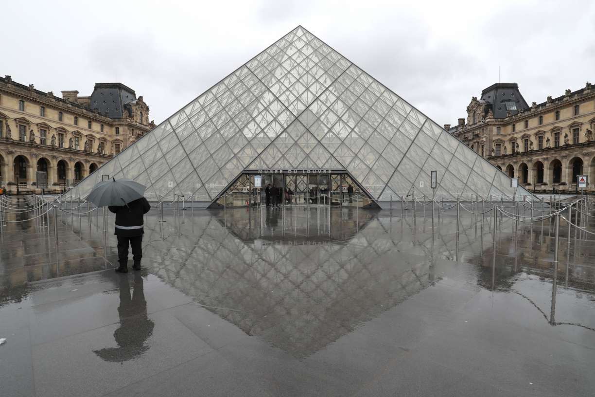 Museu do Louvre e Pal&aacute;cio de Versalhes s&atilde;o fechados neste s&aacute;bado (14) ap&oacute;s amea&ccedil;as de bomba na Fran&ccedil;a, entenda situa&ccedil;&atilde;o