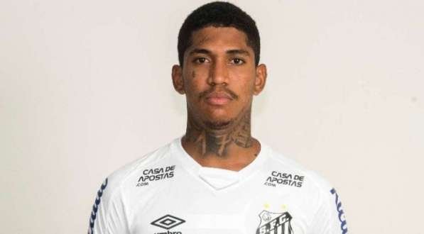 Filho de atacante do Santos, Raniel, ex-Santa Cruz, vai para UTI após acidente doméstico