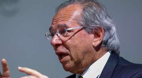 Rodrigo Maia e Gilmar Mendes rebatem Paulo Guedes sobre liberação do coronavoucher