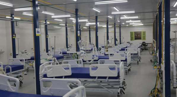 Leitos de UTI e enfermaria de hospital de campanha em Pernambuco