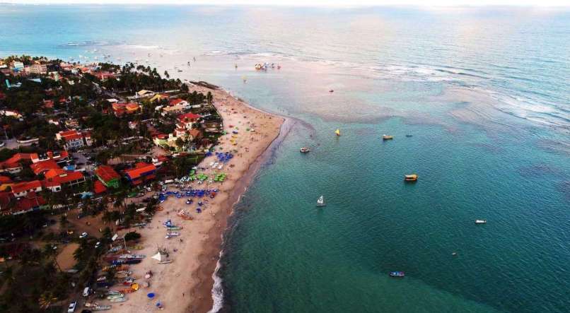 Vista a&eacute;rea da praia de Porto de Galinhas, Litoral Sul de Pernambuco