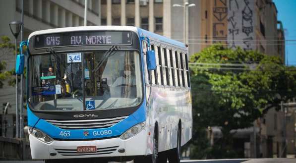 Transito - Ônibus - Carro - Transporte - Passageiro - Cidade - Covid-19