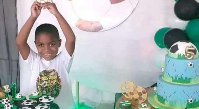 Miguel Otávio, 5 anos, morreu depois de cair do nono andar de um prédio de luxo no Recife
