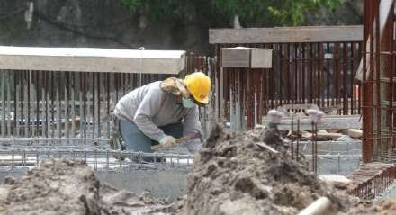 Primeiro dia de liberação para o funcionamento da construção civil em Pernambuco. Pandemia de novo Coronavírus, Covid-19.