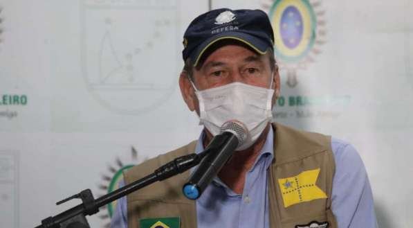 Ministro da Defesa visita Recife e fala sobre combate ao coronavírus