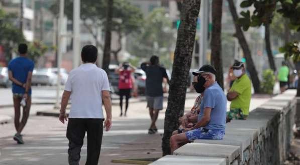 Veja imagens da movimentação nas praias, parques e ciclofaixas do Recife após reabertura