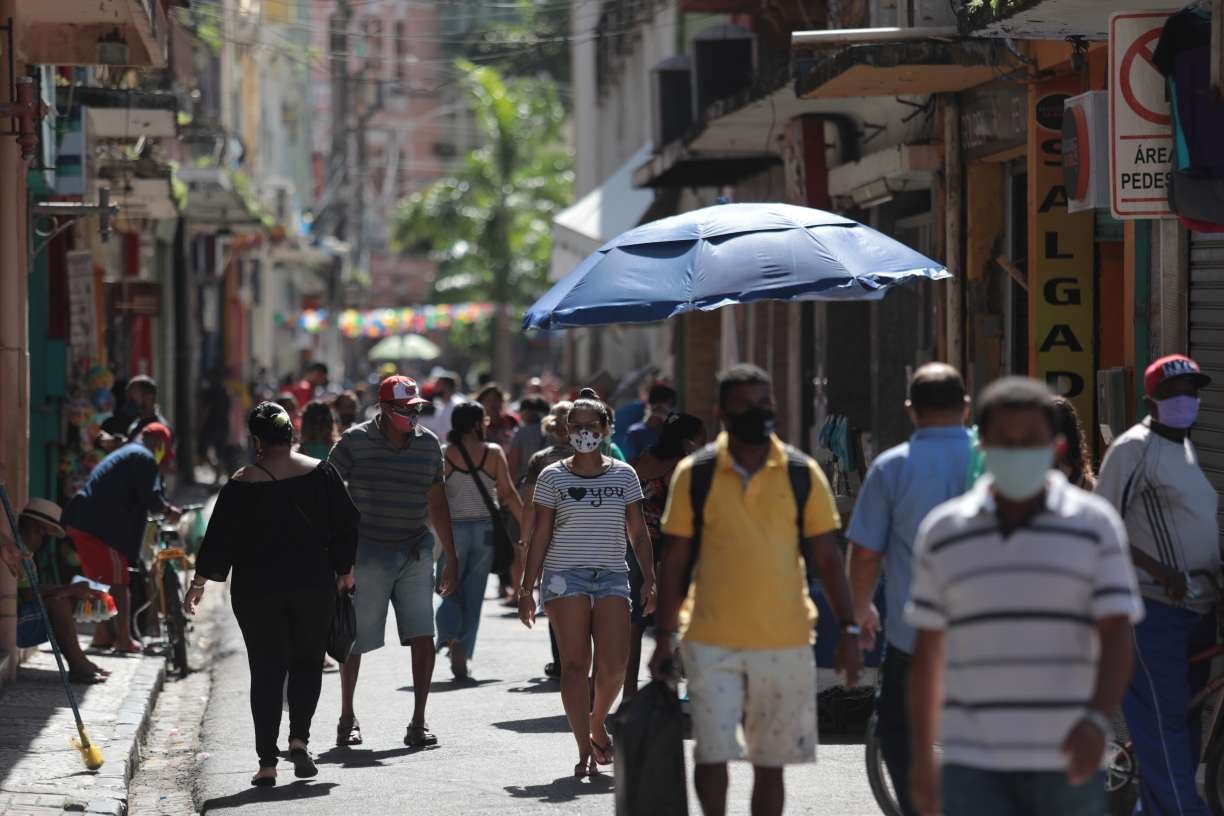 Pernambuco bate, pelo sexto dia consecutivo, recorde na média móvel de casos da covid-19