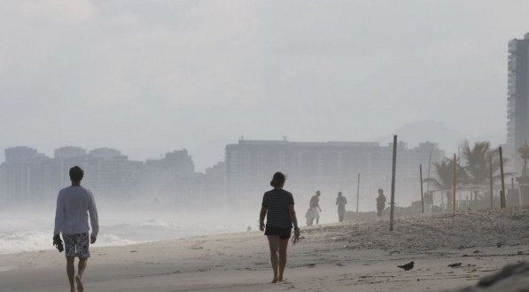 Praias só serão liberadas no Rio de Janeiro quando tiver vacina contra o coronavírus, diz Crivella