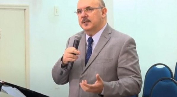 Novo ministro da Educação, Milton Ribeiro, já defendeu o castigo físico para crianças