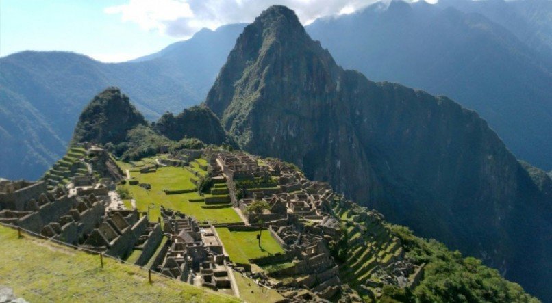 Peru anunciou, nesta segunda-feira (29), que avalia suspender temporariamente as visitas a Machu Picchu, ap&oacute;s quatro dias de protestos de moradores contra a &quot;privatiza&ccedil;&atilde;o&quot; da venda de entradas para essa cidadela inca