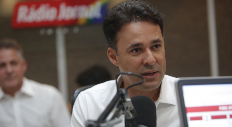 PRÉ-CANDIDATO Anderson Ferreira diz que apoio de Bolsonaro é trunfo