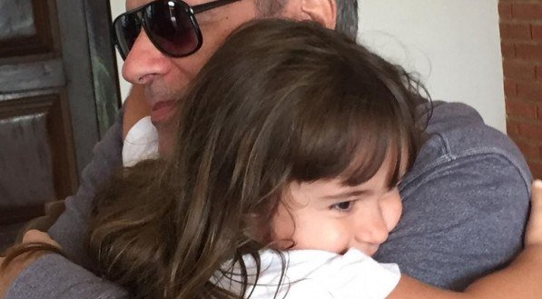 Filho de Roberto Carlos fala de como a filha lida com sua deficiência visual