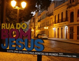 Rua do Bom Jesus, no Recife, ganha moldura fotográfica