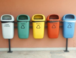 Faltam ações direcionadas à reutilização, a reciclagem e a valorização dos resíduos sólidos.