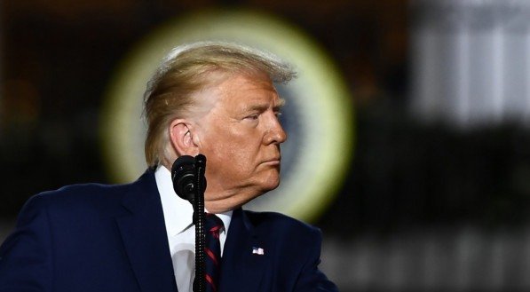 Trump diz que 'EUA ainda não viram provas' do envenenamento de opositor russo