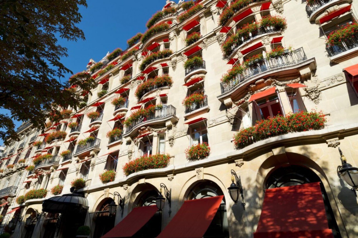 Hotel Plaza Athénée Paris ganha novas suítes com reabertura