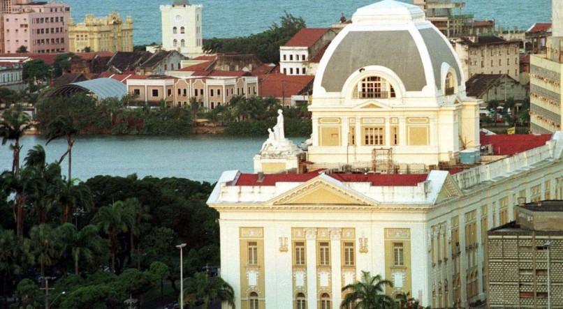 Palácio da Justiça, em Santo Antônio, Centro do Recife, é a sede do TJPE