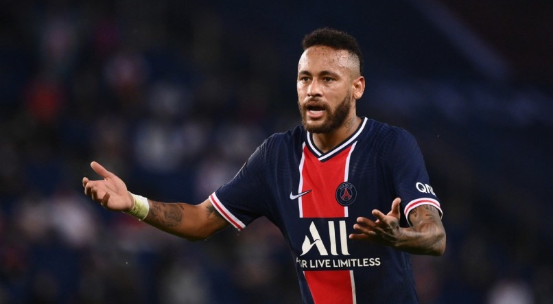 Neymar é expulso, acusa rival de racismo e PSG perde para o Olympique no  Francês