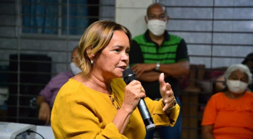 Dr&ordf; Nadegi Queiroz, prefeita de Camaragibe 