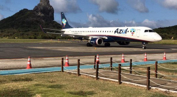 As restrições foram adotadas após as falhas no pavimento do pátio do aeroporto, que afetaram as operações aéreas em Noronha