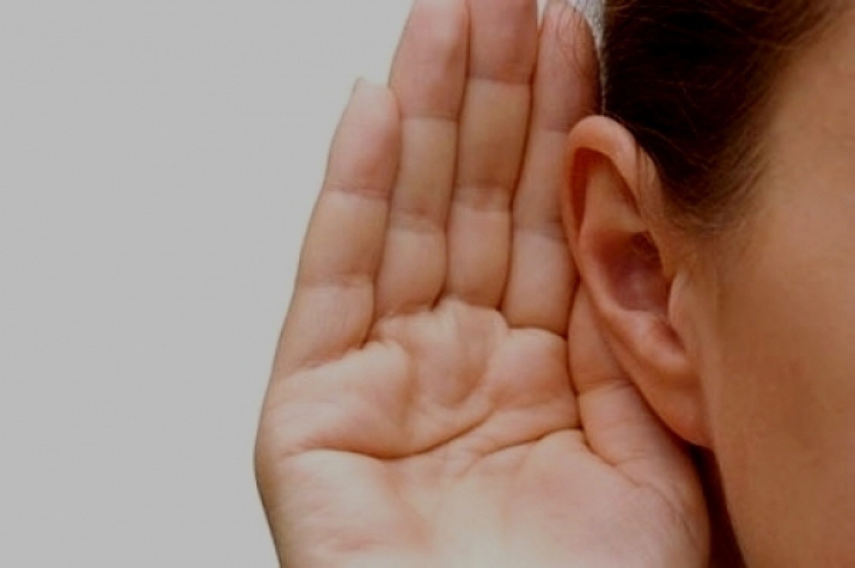 Coronavírus pode ter ligação com perda súbita de audição, sugere estudo