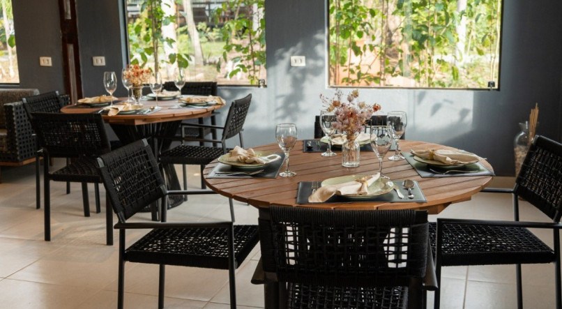Restaurantes voltarão a ficar de mesas vazias, durante mais um período de medidas restritivas