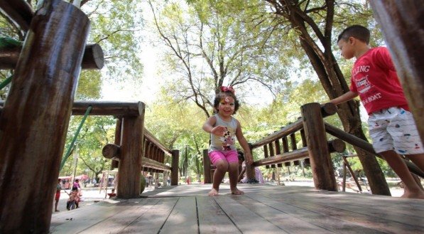 Veja como foi a movimentação nos parques e Marco Zero no Dia das Crianças
