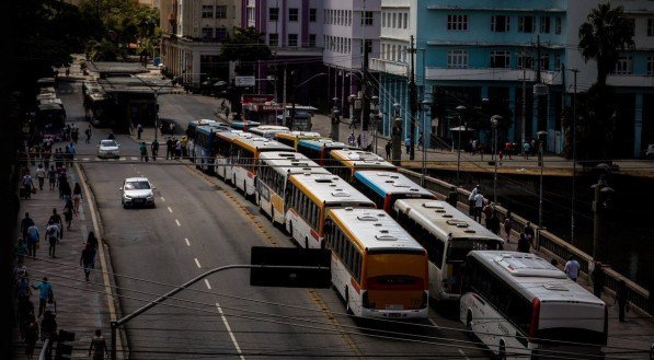 Categoria tem realizado protestos por vacina na RMR