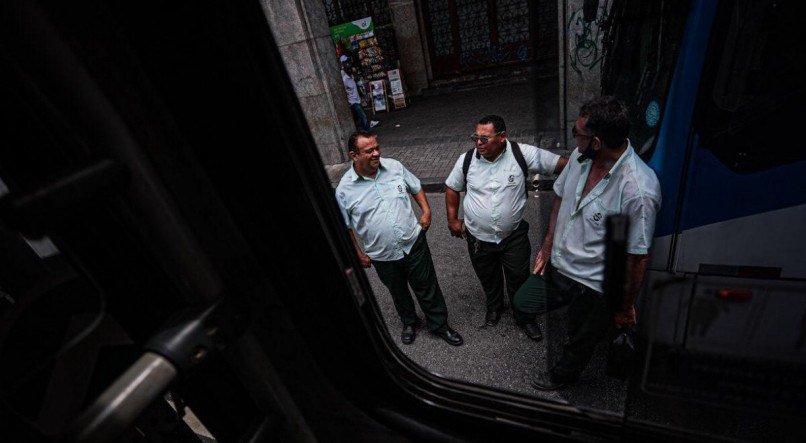 Quase toda semana s&atilde;o realizados protestos pedindo a antecipa&ccedil;&atilde;o da vacina para motoristas, cobradores e funcion&aacute;rios em geral do transporte p&uacute;blico brasileiro