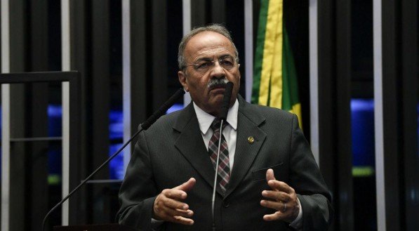 Senador do dinheiro na cueca, Chico Rodrigues tentava liberar recursos em Brasília