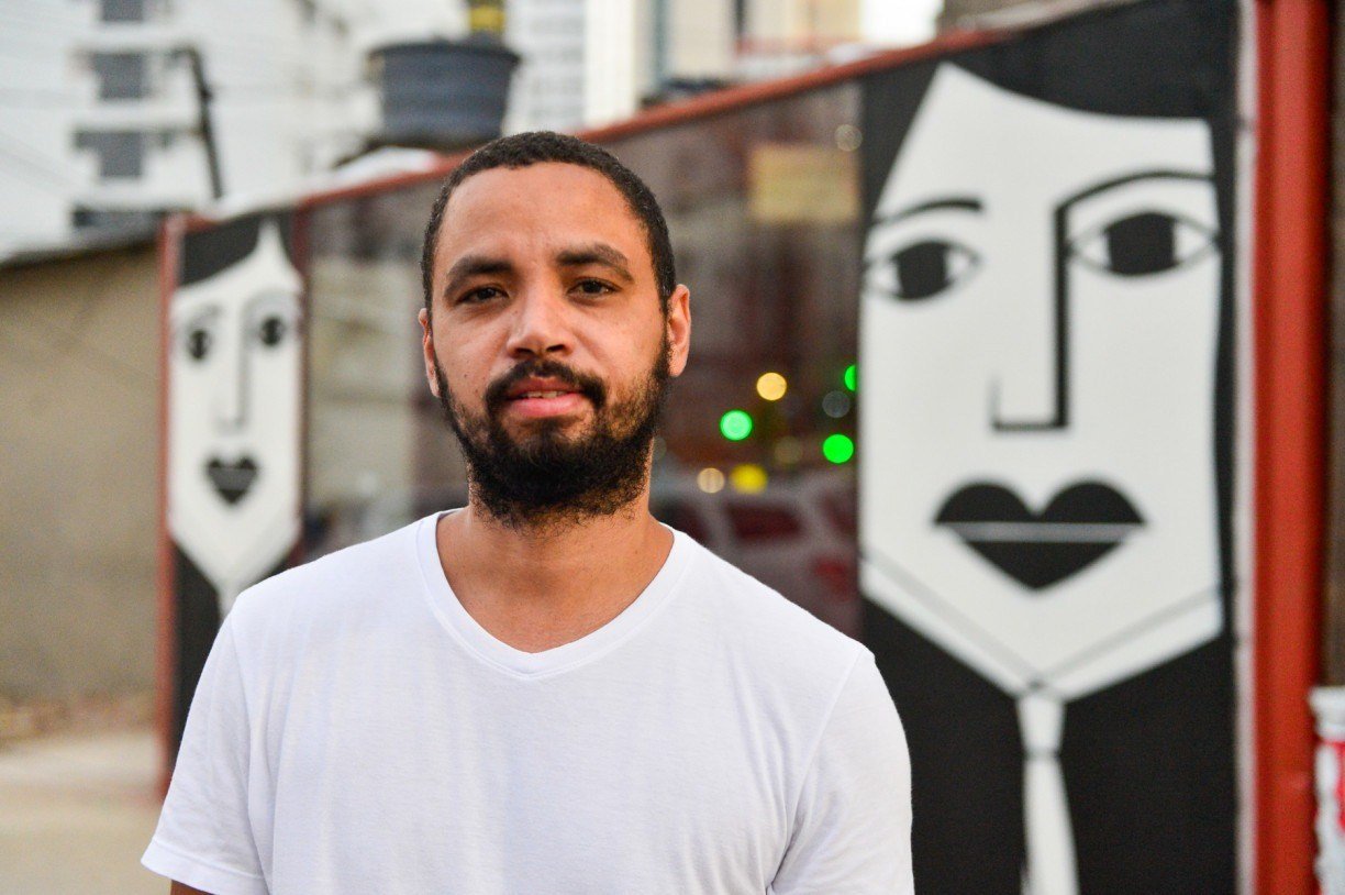 ARTISTA Derlon e sua nova intervenção na comunidade em Entra Apulso