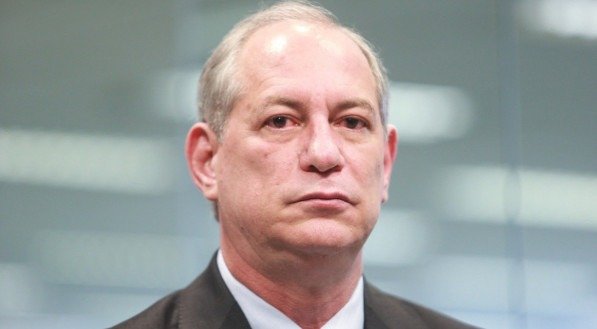 Ciro Gomes adota estratégia de Malafaia e promete revelação sobre ministro